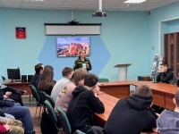 Выпускникам — о военном будущем: в колледже прошла встреча с представителями академии